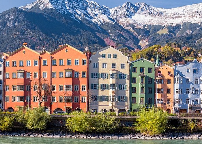 Vẻ đẹp cổ kính của khu phố cổ tại thành phố Innsbruck