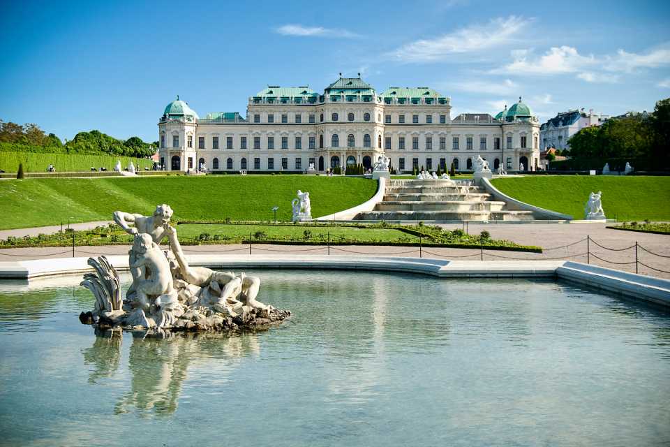 Cung điện Belvedere là nơi trưng bày các tác phẩm nghệ thuật nổi tiếng tại Vienna